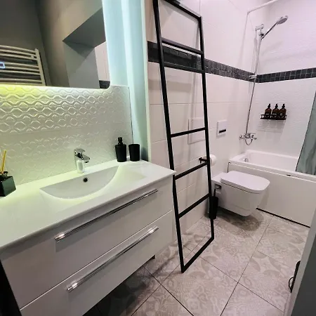 The Right Coast With Free Private Parking Apartment Riga