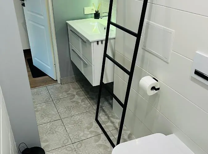 Dzīvoklis The Right Coast With Free Private Parking *