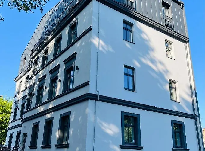 The Right Coast With Free Private Parking *