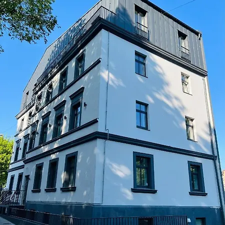 The Right Coast With Free Private Parking *